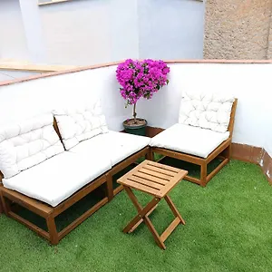 https://apartamentos-larios.es-andalucia.com